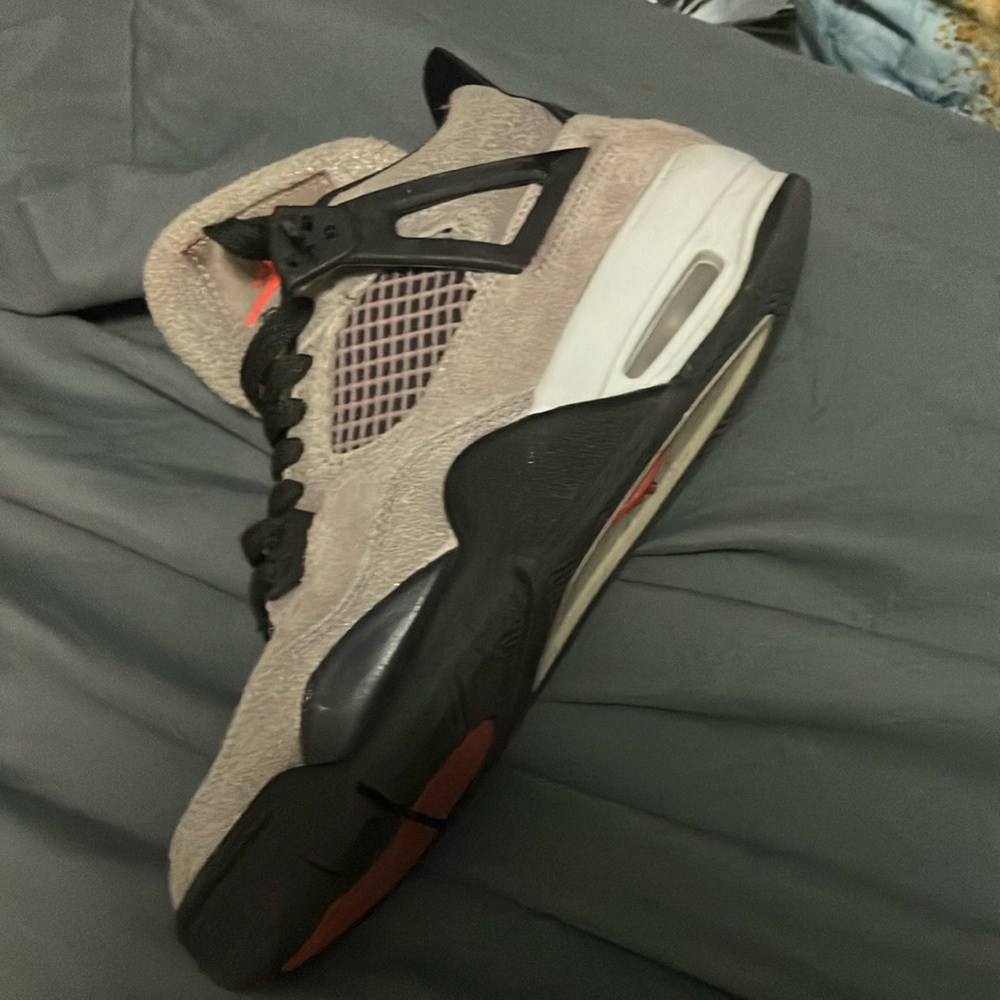 Size 6.5 taupe hazel ok condition will be cleaned Jordan